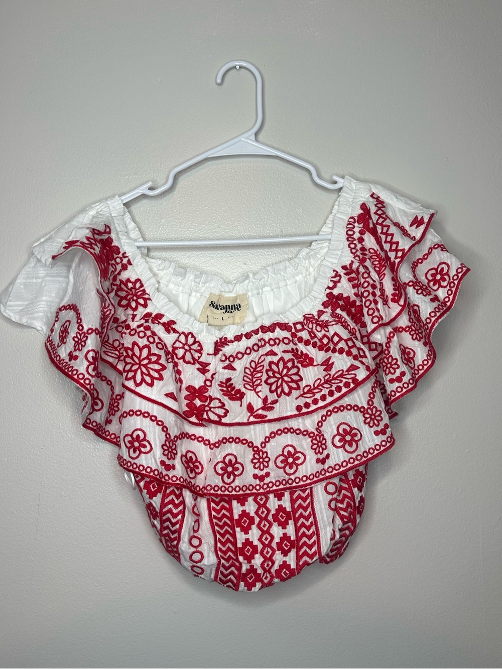 Savanna Jane White and Red Off the Shoulder Embroidered Cropped top NWT SIZE L